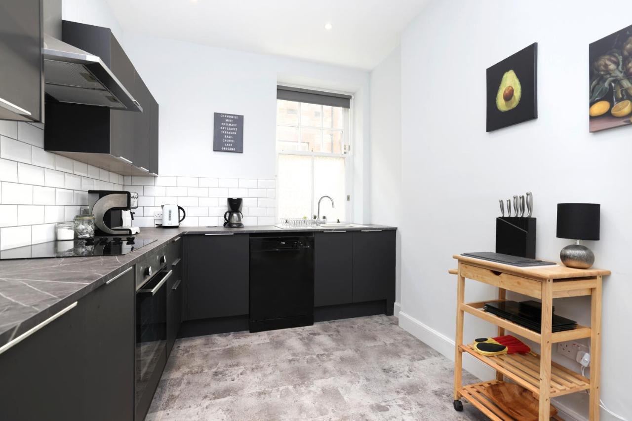 Stunning 2 Bed Apt Nr The Royal Mile & The Castle Edinburgh Exterior photo