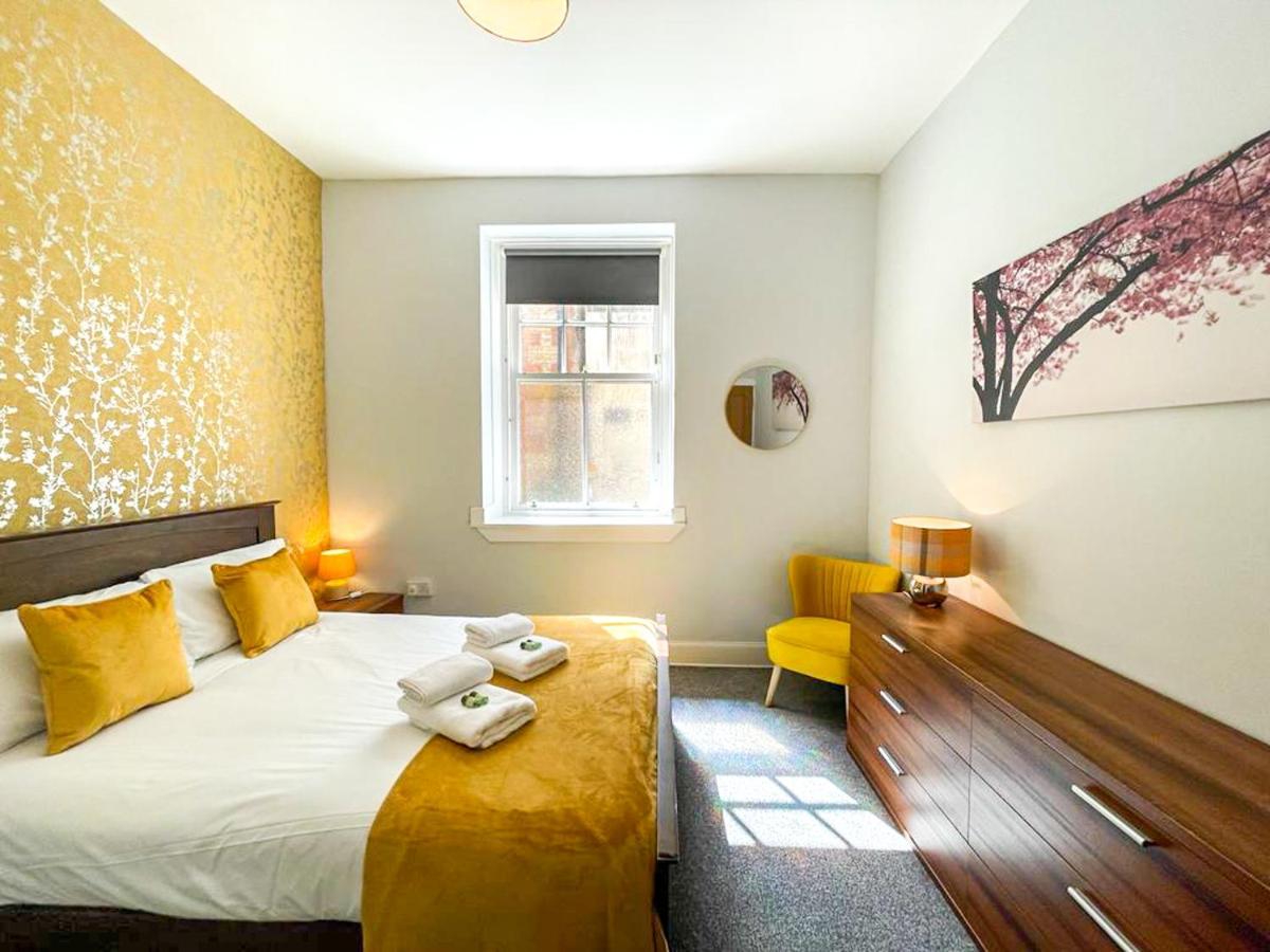 Stunning 2 Bed Apt Nr The Royal Mile & The Castle Edinburgh Exterior photo